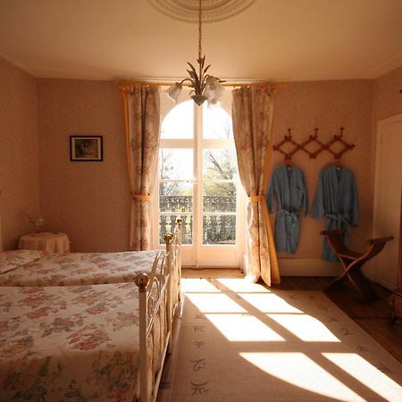 Domaine De Sainte Anne Bed & Breakfast Venoy Bagian luar foto