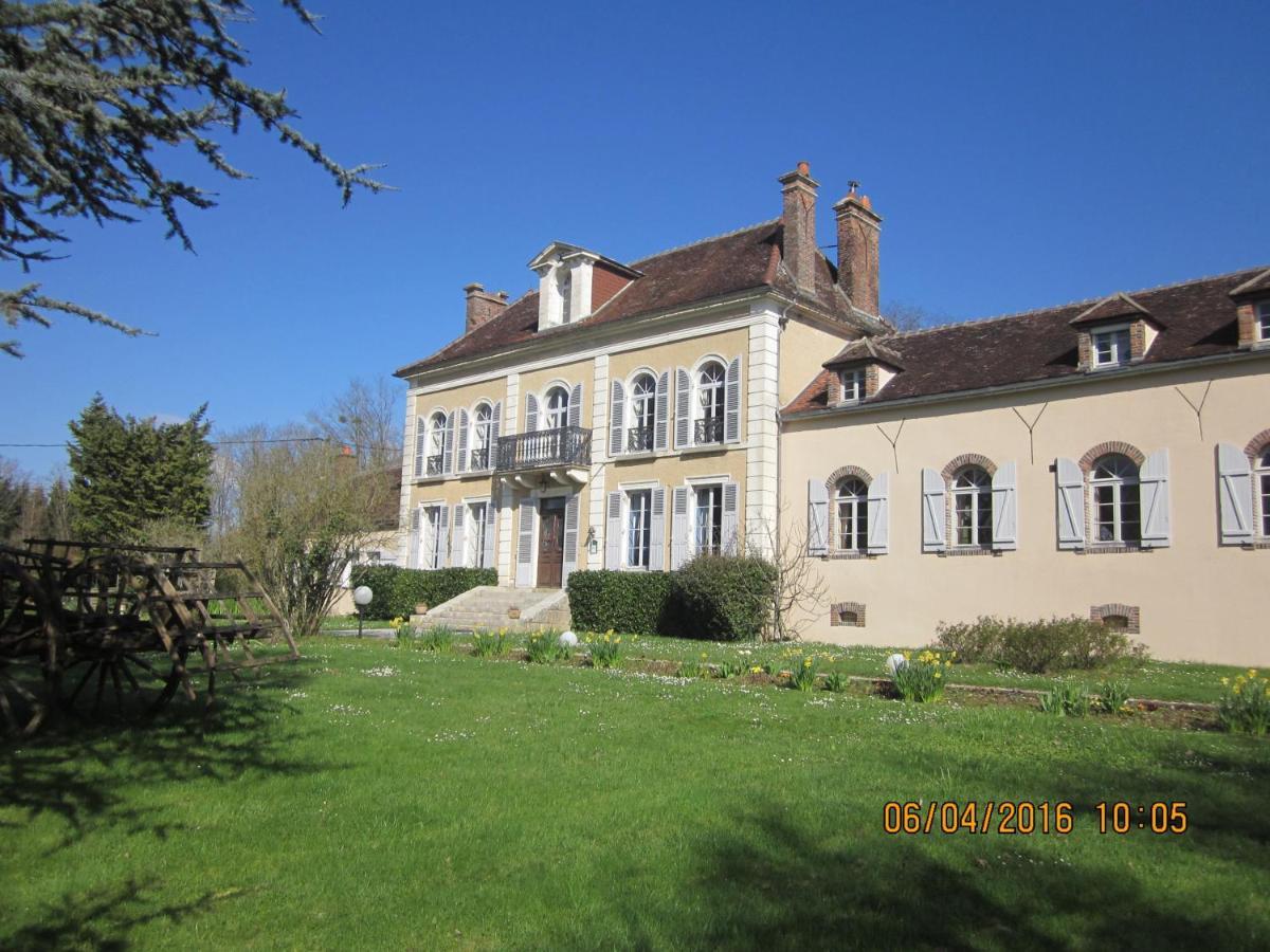 Domaine De Sainte Anne Bed & Breakfast Venoy Bagian luar foto