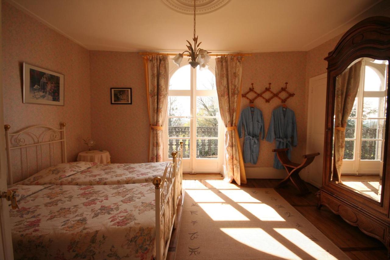 Domaine De Sainte Anne Bed & Breakfast Venoy Bagian luar foto