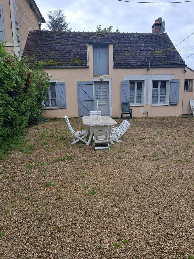 Domaine De Sainte Anne Bed & Breakfast Venoy Bagian luar foto